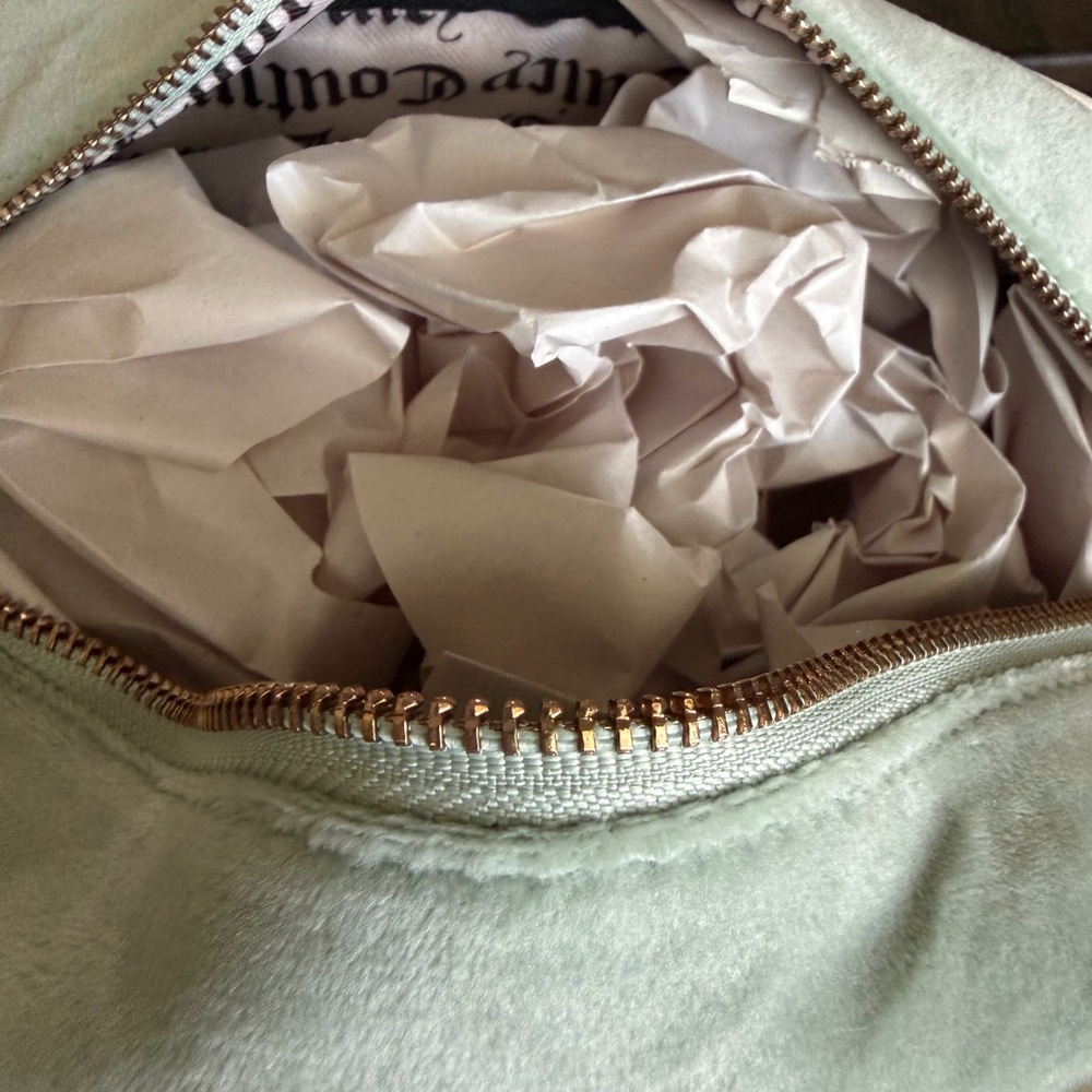 Juicy Couture Mint Green and Cream Satchel with Heart Charm - Picture 4 of 8